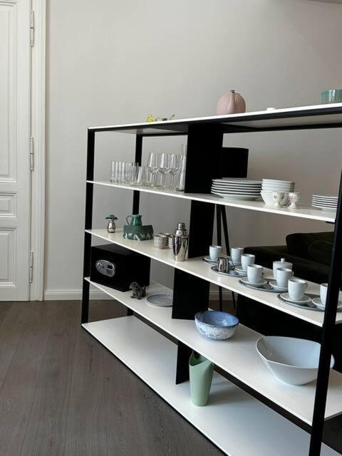 City Apartment Downtown Вена Экстерьер фото